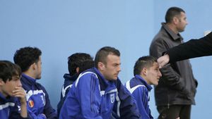 "Îmi va fi foarte greu să-i mai țin pe frații Costea!"** / "Nici nu mă gândesc să plec!"