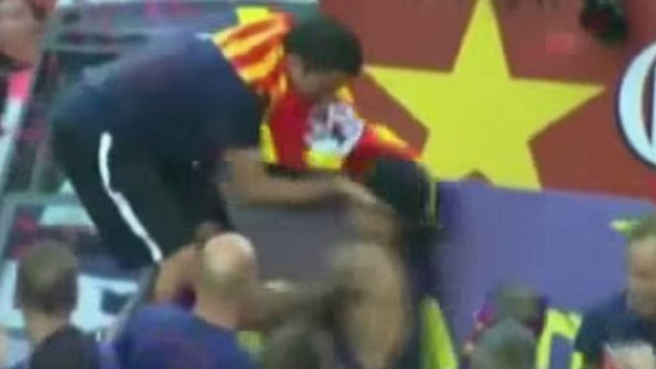 Xavi a dezvăluit de ce l-a bruscat pe Neymar la parada din Barcelona: "Nu poți să faci tot ce-ți trece prin cap"