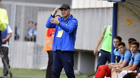 Scandal uluitor la o echipă din Superliga! Fanii Petrolului îl desființează pe Vivi Răchită, iar fostul mare jucător al „lupilor galbeni” ripostează violent