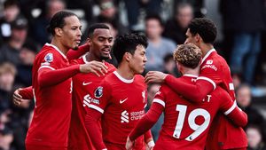 FC Liverpool vrea să-și cumpere viitorul manager din Olanda. Prima ofertă, de 8.000.000 de lire sterline, a fost refuzată