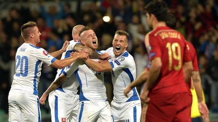 Eșec după opt ani: Spania și-a pierdut recordul de invincibilitate în deplasare în preliminarii. Înfrângerea cu Slovacia a oprit o serie de 14 victorii consecutive și 36 de meciuri fără eșec pentru "Furia Roja"