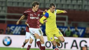 Lazăr așteaptă o ofertă de la "Super Dan", dar negociază și cu alte două echipe!** Cu ce SUMĂ‚ îl poate convinge Răzvan rămână la Rapid