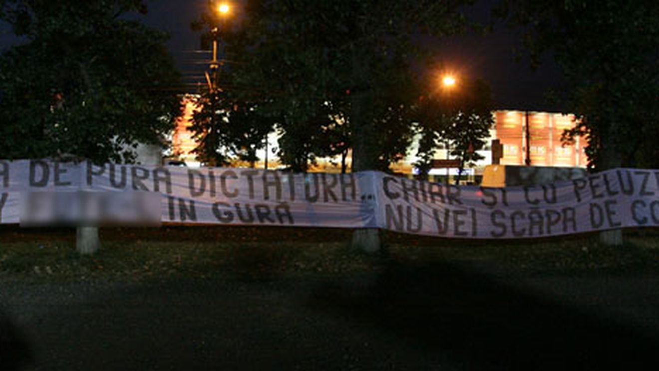 100 de fani l-au făcut praf pe Becali! **VEZI AICI MESAJELE TRANSMISE DE ULTRAȘI!