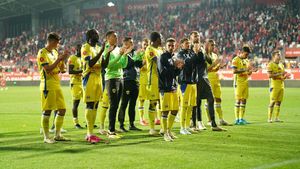 Cadoul primit de fotbaliștii Petrolului, înaintea sărbătorii Centenarului. Sâmbătă va fi show total la Ploiești