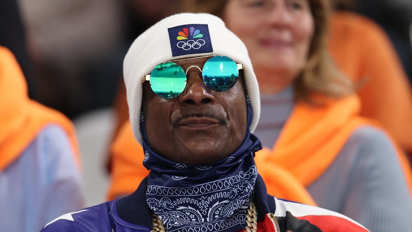 Snoop Dogg a comandat aripioare de pui şi cartofi prăjiți, dar nu i-a mers cardul şi n-a putut plăti! Ce gest a făcut a doua zi pentru proprietari şi copiii acestora pentru că l-au lăsat să mănânce gratis