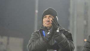 Dan Petrescu s-a enervat în direct la TV. "Bursucul" și-a atacat contracandidatele la titlu și a vorbit despre plecarea lui Edi Iordănescu de la Astra