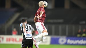 Rapidiştii atacă arbitrajul după meciul cu U Cluj: „A fost penalty clar!”