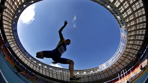 LIVE BLOG Mondialul de atletism, ziua a 7-a: Fraser-Pryce, campioană la 200 m! Oprea s-a calificat în finala de la triplusalt! Perie, pe 11 la aruncarea ciocanului. Topul pe medalii