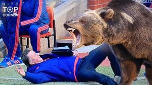 Explicația curioasă dată de Van Gaal, după ce s-a aruncat la pământ în fața arbitrului de rezervă, în timpul meciului cu Arsenal