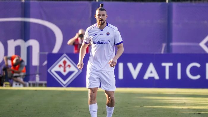 Radu Drăgușin, start nefericit la Fiorentina. Italienii s-au pus cu criticile pe român: „Ezitări și erori!”