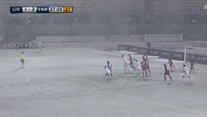 VIDEO Nimeni nu a înțeles nimic din faza asta!** Italienii au asistat ULUIȚi la un gol care s-a marcat aproape singur