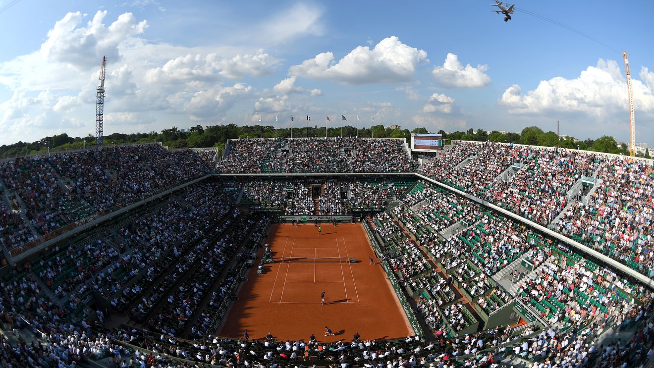 Turneul care nu vinde bilete la poartă și mesajul care se aude non-stop în difuzoare. Corespondență de la Paris