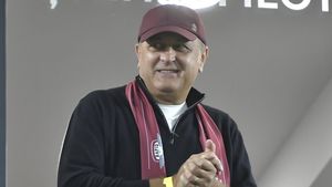 Dan Şucu a decis o primă de titlu uriaşă pentru fotbaliştii Rapidului!