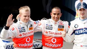 Hamilton, pole-position în Australia