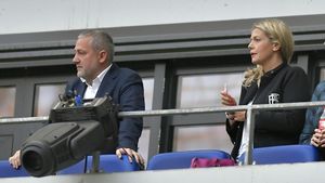 O legendă a Universității Craiova dă de pământ cu Mihai Rotaru! Greșeala majoră făcută de patronul echipei din Bănie! De ce nu vor câștiga oltenii titlul nici în acest sezon: „E noaptea minții!” | VIDEO EXCLUSIV ProSport Live