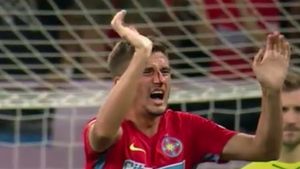 Moment incredibil pe Arena Națională. Nedelcu, umplut de sânge de fanii FCSB. Ce s-a întâmplat