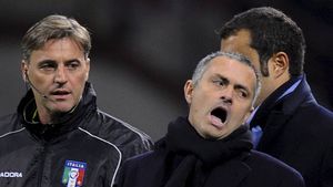 Lucescu: "Nici Mourinho nu face treabă la Steaua acum!"