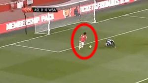 Incredibil! VIDEO - Un puști de la Arsenal a semnat una dintre cele mai mari ratări ale anului