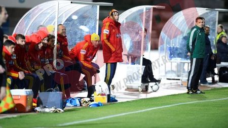 Pițurcă a fost SALVAT pe final, dar și-a pierdut susținerea!** Ce i-au strigat românii din tribune și cum l-a sfidat căpitanul Raț