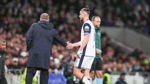 Antrenorul lui Radu Drăgușin e ca și dat afară. Vor să-l „execute” chiar dacă ia Europa League