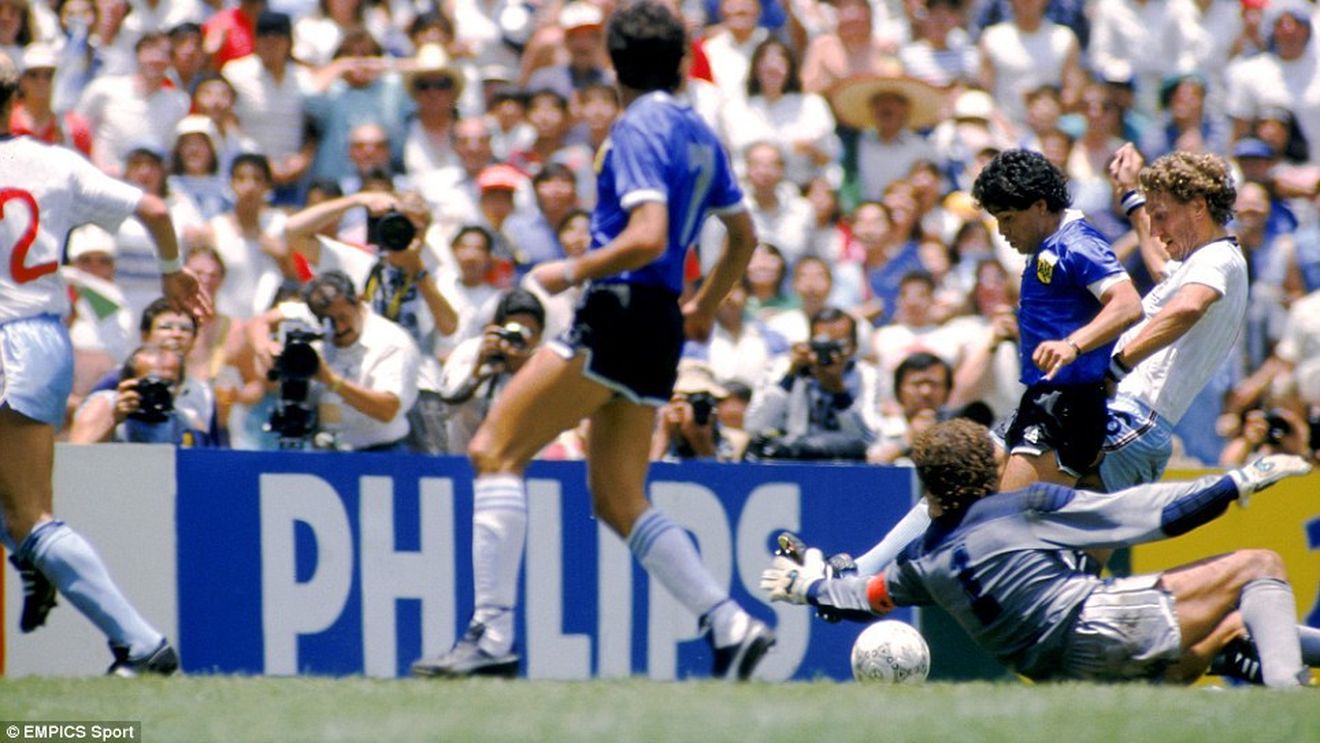 Golul lui Maradona, "în oglindă". VIDEO | Un anonim a reușit unul dintre cele mai frumoase goluri înscrise vreodată