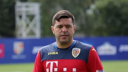 Un fost internațional critică tactica României din meciul cu Feroe: "Am fost lenți, previzibili. I-am antrenat la cap pe feroezi"