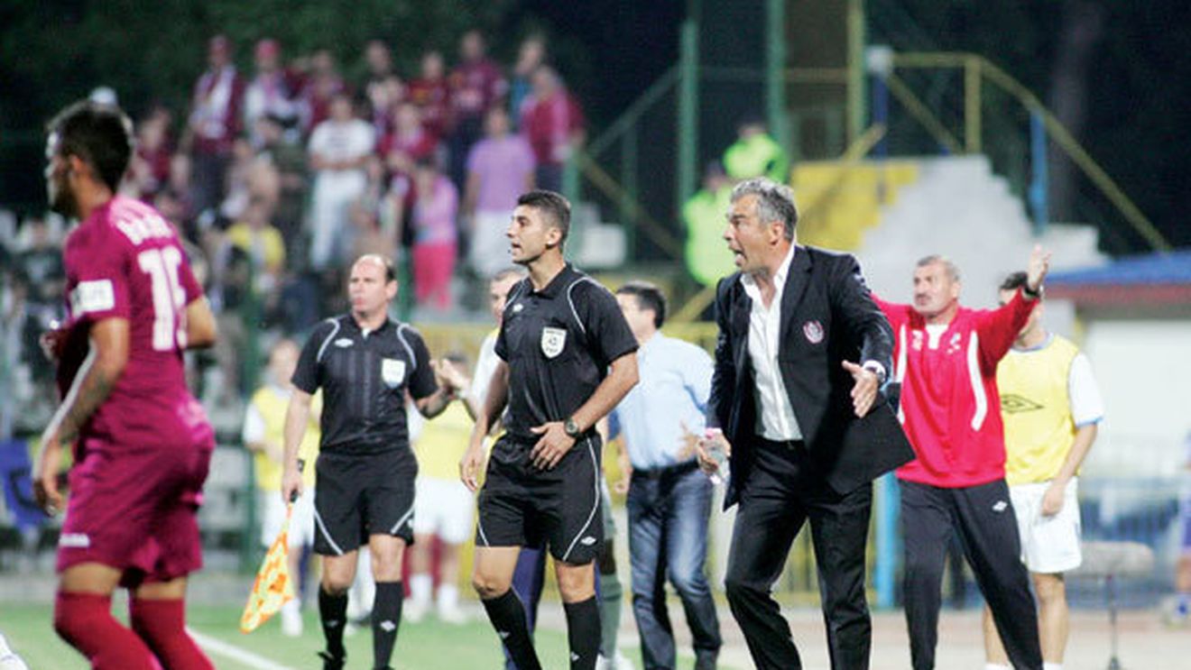 Costa e afectat de criticile lui Paszkany,** dar nu renunță: "Nu plec de la CFR"