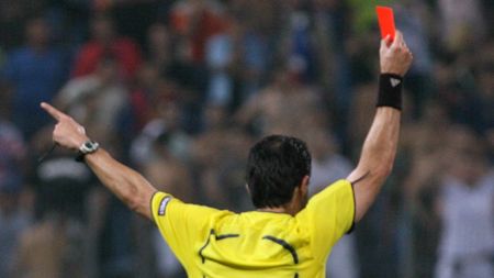 Arbitru din public la un meci dintr-o ligă regională din Franța, după accidentarea centralului