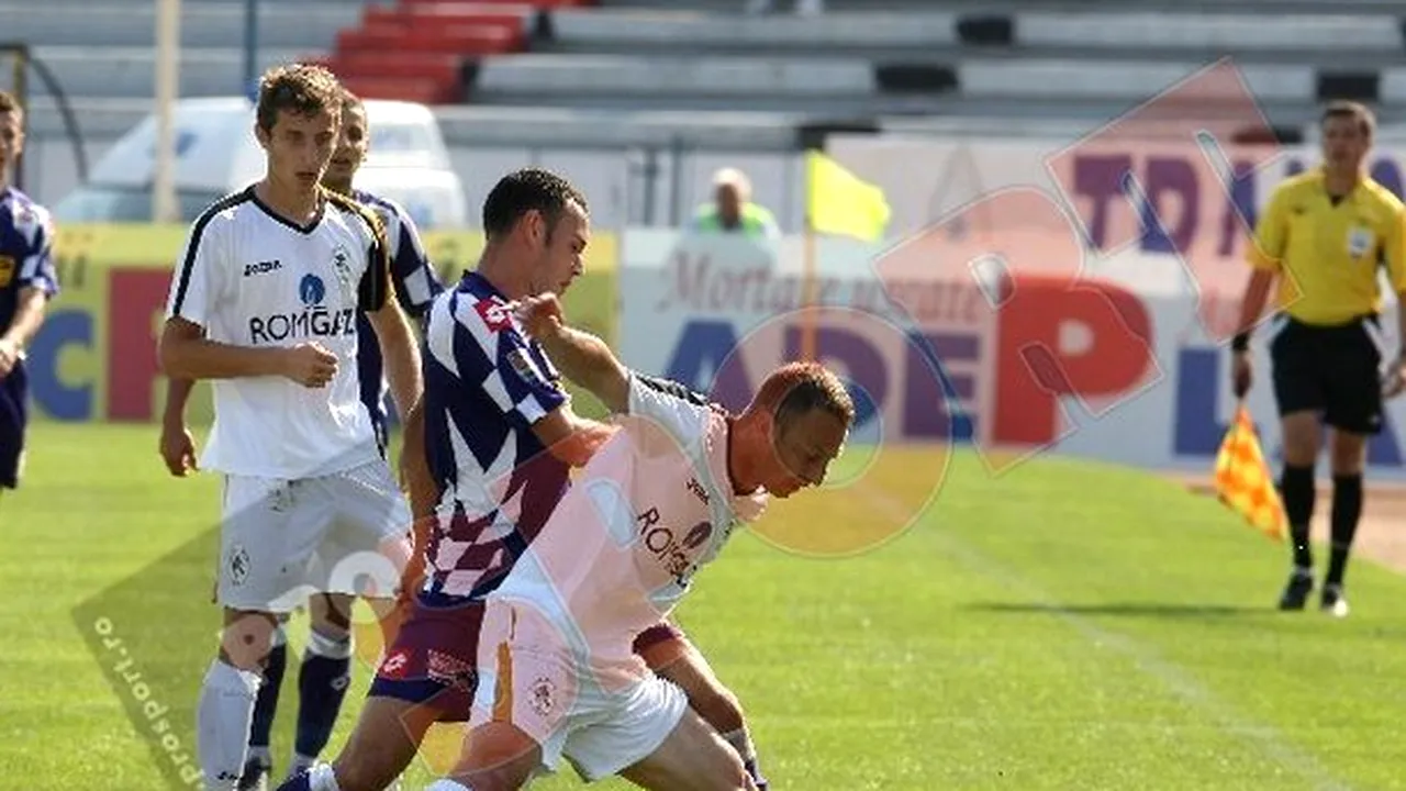 Here we go again! Și Poli pune tunurile pe arbitri: 