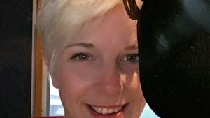 Doliu! O cunoscută prezentatoare de la radio s-a sinucis. S-a spânzurat imediat după ce a ieșit subit din emisiune: "Am nevoie de o pauză"