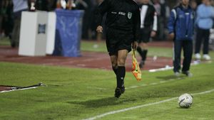 Savaniu vinde nes, **„Corpo" la sapă