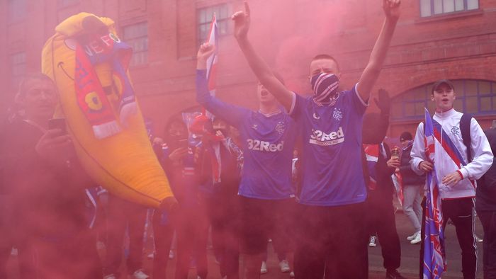 Atmosferă incendiară în Scoția! Fanii lui Rangers au ieșit în stradă după câștigarea titlului | VIDEO