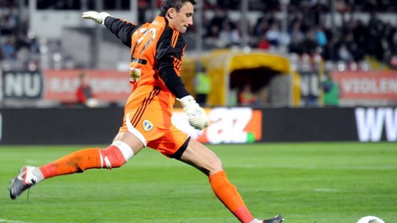 Vasili Hamutovski și-a prelungit contractul cu Petrolul Ploiești