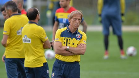 Daum revoluționează fotbalul din România! Ce se va întâmpla la pauza meciului cu Muntenegru e unic în istoria noastră: "În cabină va fi instalată o întreagă tehnologie video"