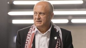 Dan Şucu l-a adus la Bucureşti. Italianul care a colaborat cu Napoli şi Juventus a văzut tot ce are Rapid şi a reacționat