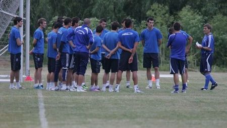 "Era Pițurcă" a apus la Craiova: 7 jucători noi printre titulari!** Cum va arăta echipa în retur în sistemul 4-3-3