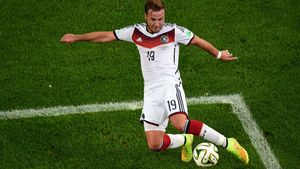 Oficialii lui Bayern anunță că nu-i vor prelungi contractul lui Mario Gotze. Sammer: "Vom analiza atent situația". Mijlocașul e dorit de Liverpool, Barcelona și Manchster City