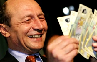 Ce pensie are acum Traian Băsescu, după ce a pierdut indemnizaţia de fost şef de stat ca urmare a deciziei de colaborare cu Securitatea