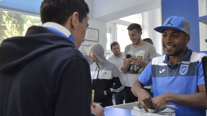 FOTO și VIDEO | Madson a vândut peste 100 de bilete într-o oră pentru derby: "Trebuie să batem Steaua". Care sunt, în opinia brazilianului, atuurile Craiovei 