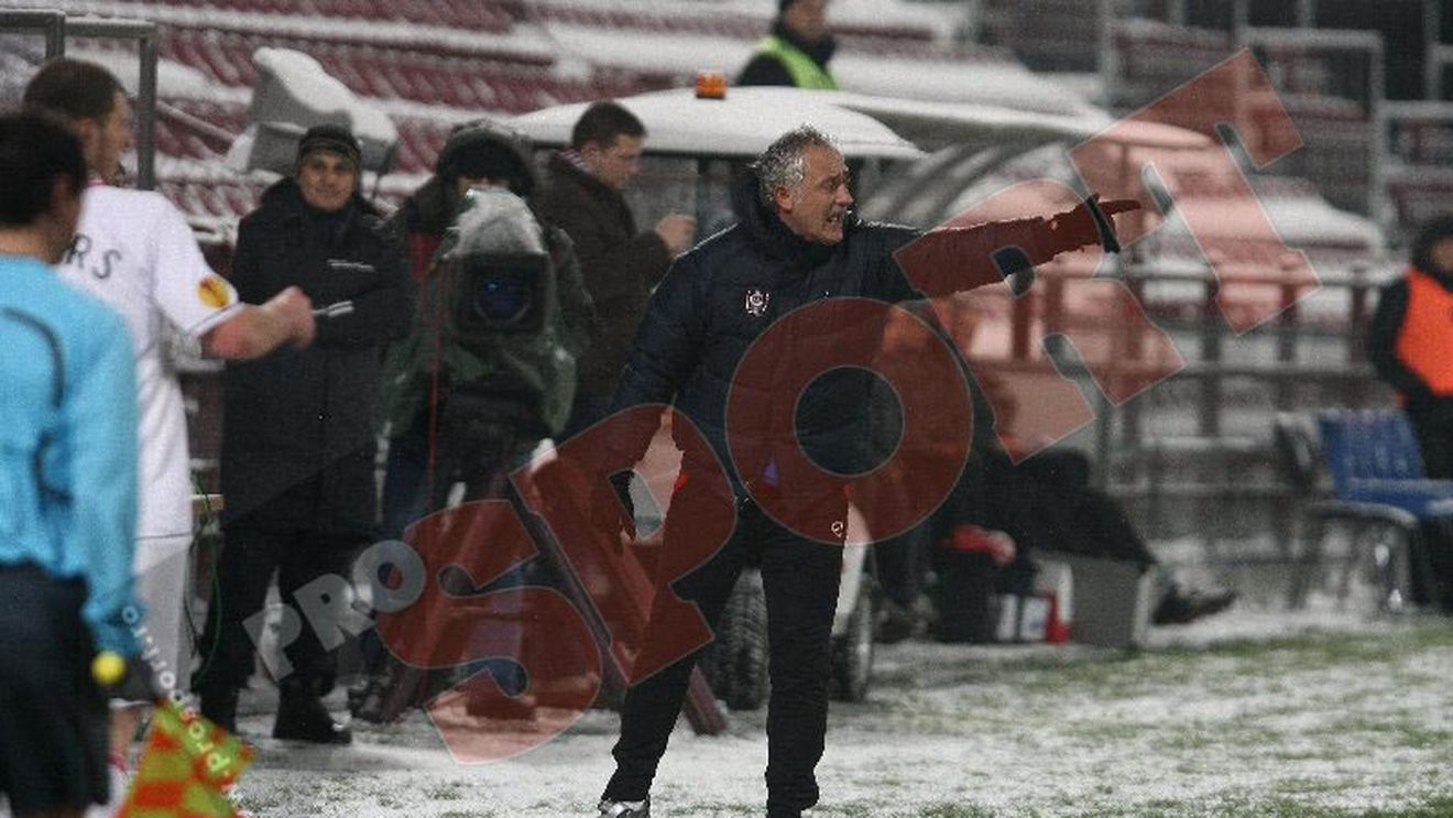 "Am reușit un meci decent, în condițiile în care era greu să-mi motivez jucătorii!"