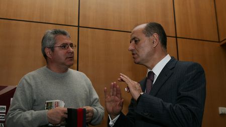 "I-am spus lui Manea că e prost! Trebuia să jucăm în alb, că doar nu se confunda cu roșul lor nenorocit"