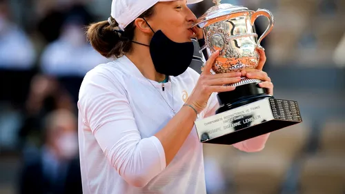 Iga Swiatek o aduce în discuție pe Simona Halep după triumful de la Roland Garros. Momentul care a marcat-o pe poloneză