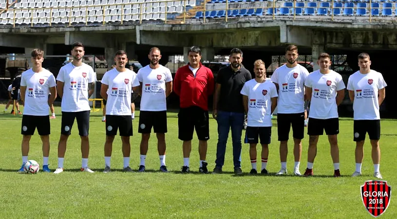 Gloria Bistrița Năsăud se pregătește de un sezon în care nu concepe ratarea promovării! A adus jucători cu experiență în Liga 2, iar antrenorul Adrian Falub e ferm: ”Sper ca drumul să fie bun”