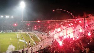 Bun venit în infern!** Boloni a ajuns în mijlocul celor mai fanatici suporteri din Grecia