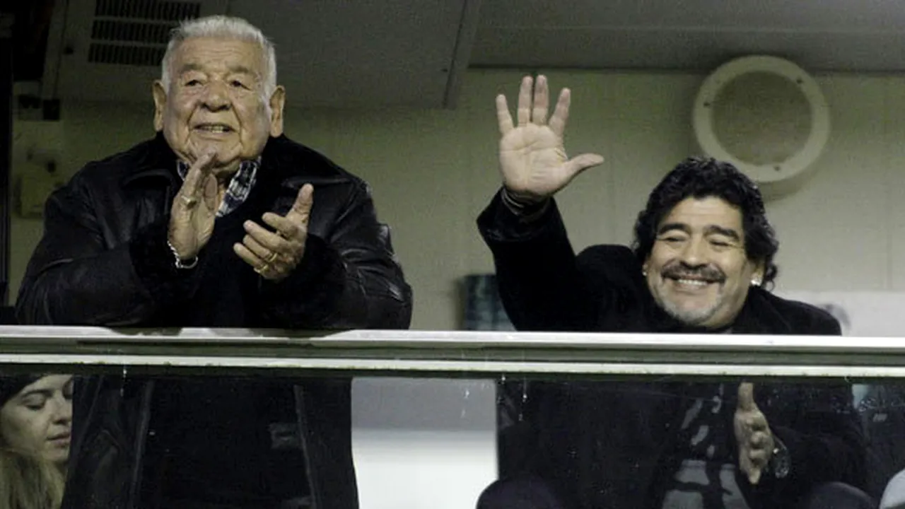 Diego Maradona a revenit în Italia după mai mult de două decenii