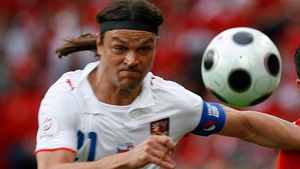 Ujfalusi: "Am atins mingea cu mâna"