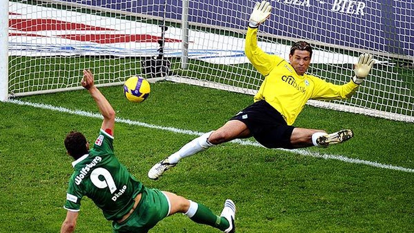 Schimb de senzație în Bundesliga: Gomez pentru Dzeko! VIDEO - Vezi ce știe bosniacul