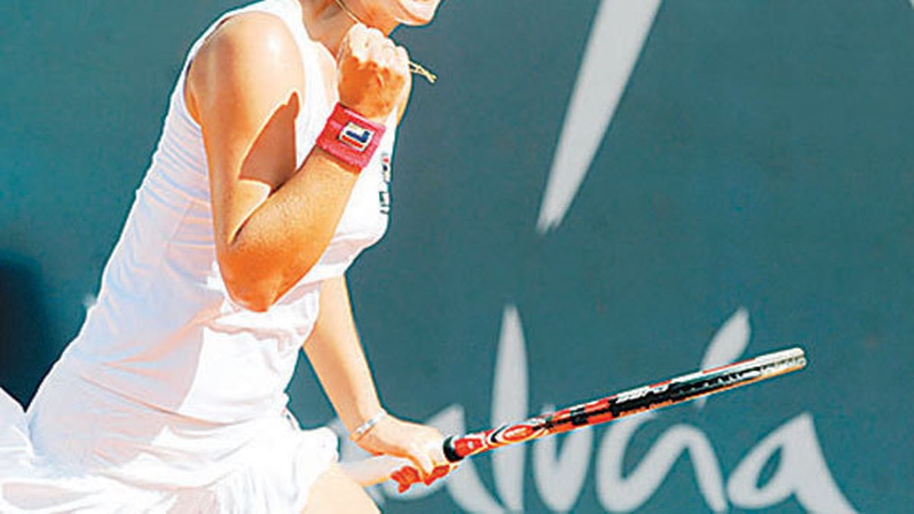 Irina-Camelia Begu, în sferturi la dublu, la Dallas