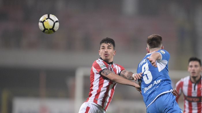 Dinamo - CSM Poli Iași 2-1. "Câinii" se apropie la un punct de Astra, la capătul unui meci controversat. Anton și Filip i-au luat banii lui Negoiță. Cioinac a fost eliminat după ce l-a înjurat pe Colțescu