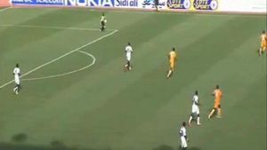 A încălcat o regulă elementară a jocului de fotbal și tot el a fost șocat că arbitrul îl sancționează!** VIDEO Gafă incredibilă "reușită" de un puști